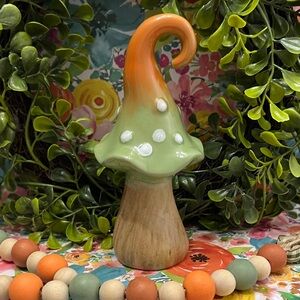 Enchanted Garden Porcelain Green & Orange Curly Top
Mushroom Decoration
